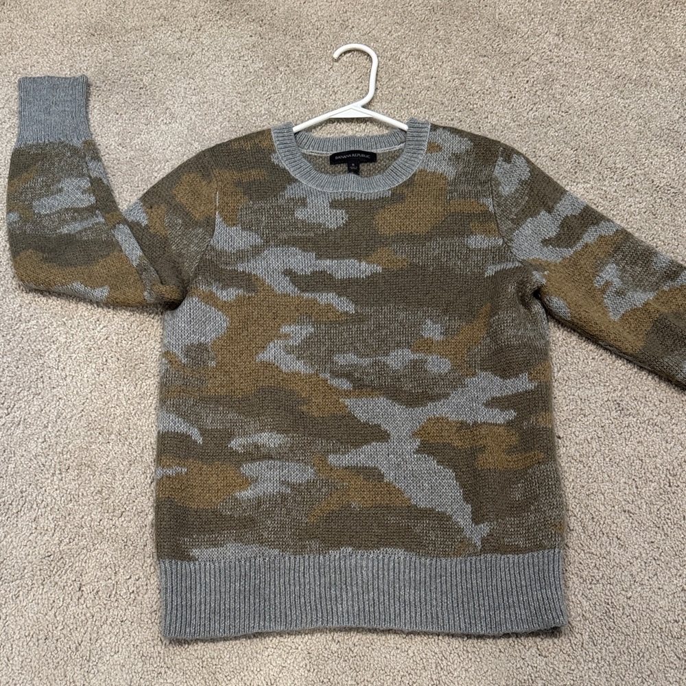 Banana Republic Camouflage Sweater